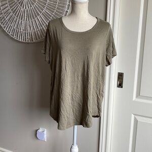 George - Classic Fit Tee in Sage​​​​​​​​​​​​​